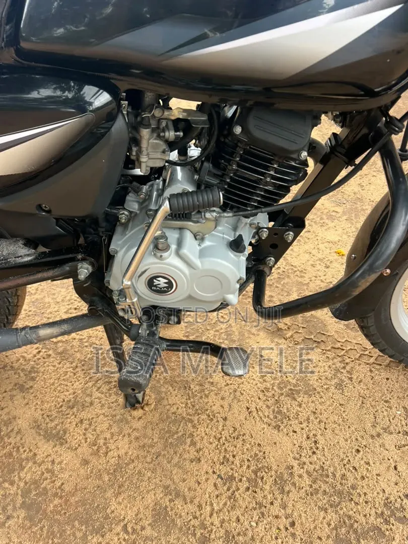 Bajaj Boxer 125 2025 Black