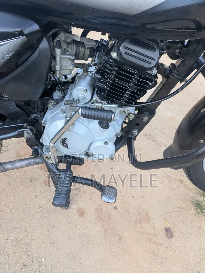 Bajaj Boxer 125 2024 Black