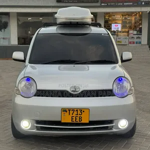 Toyota Sienta 2005 Silver