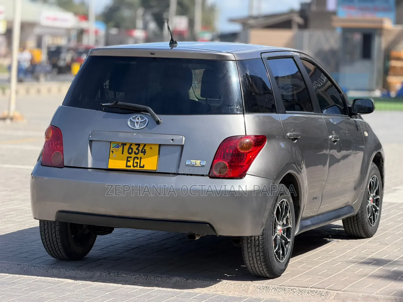 Toyota IST 2004 Gray