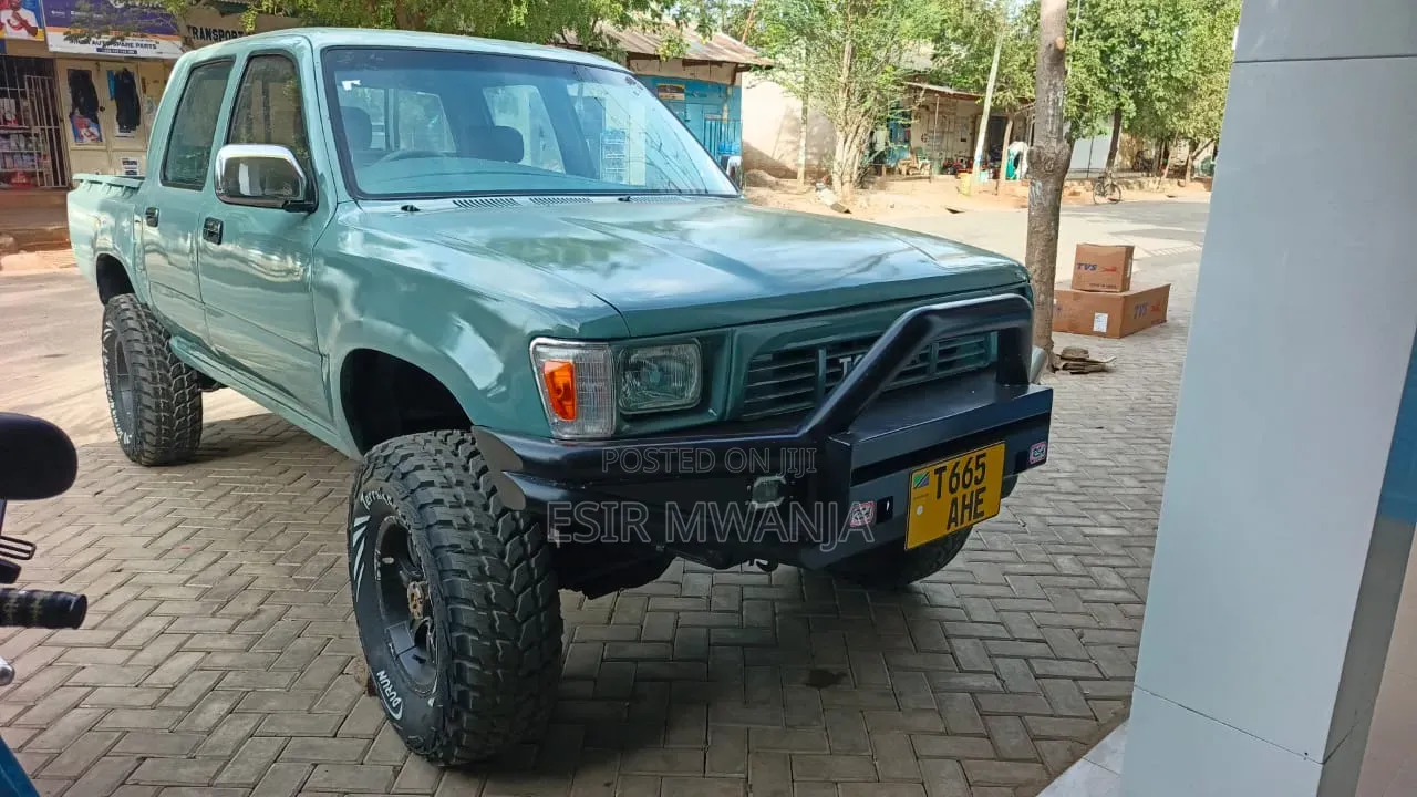Toyota Hilux 1999 Green