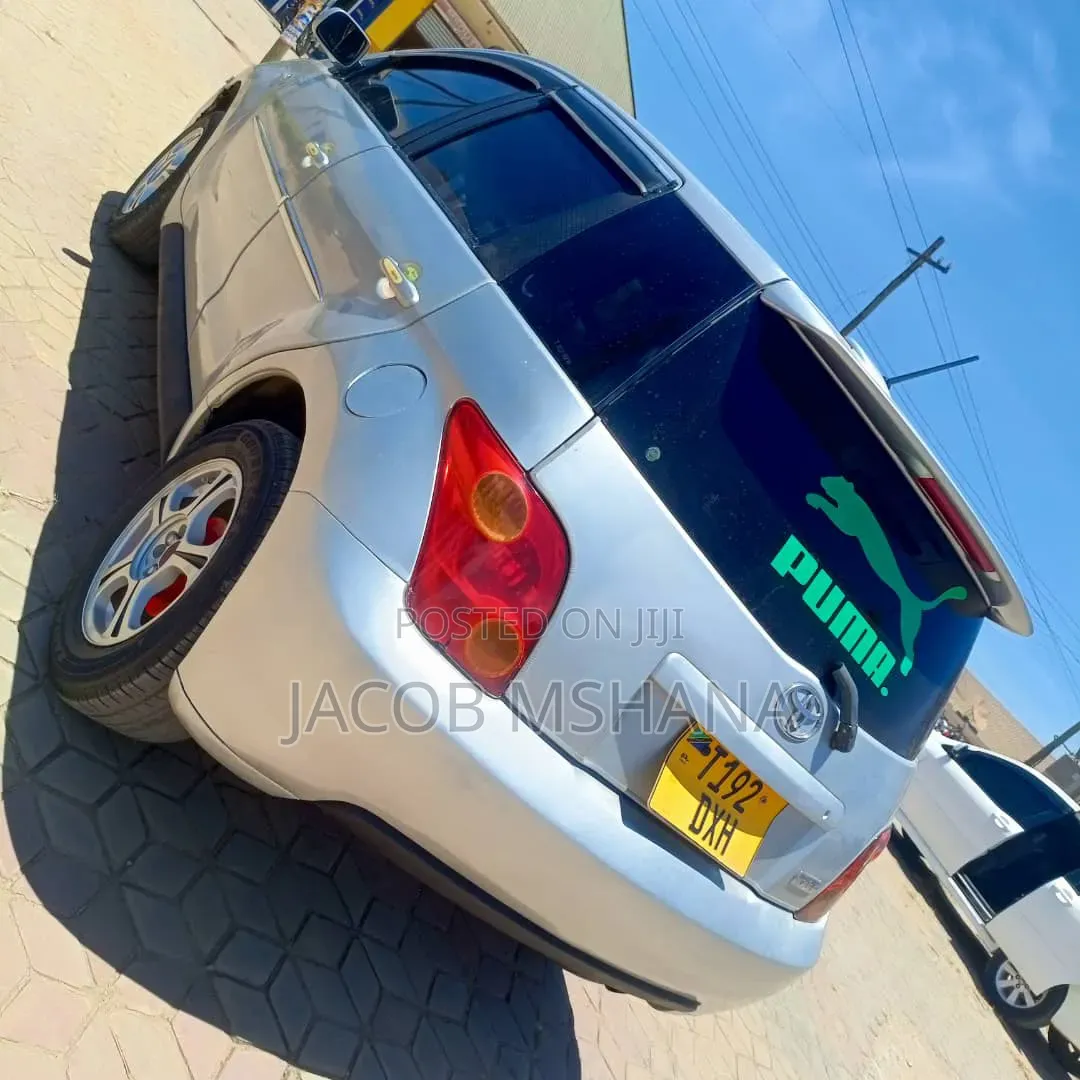 Toyota IST 2006 Silver