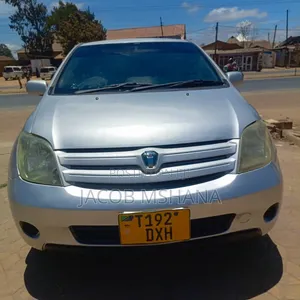 Toyota IST 2006 Silver