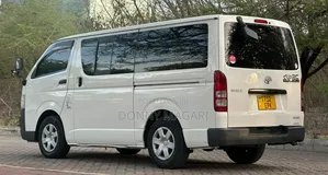 Toyota Quantum 2012 White
