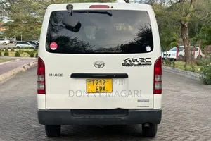 Toyota Quantum 2012 White