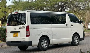Toyota Quantum 2012 White