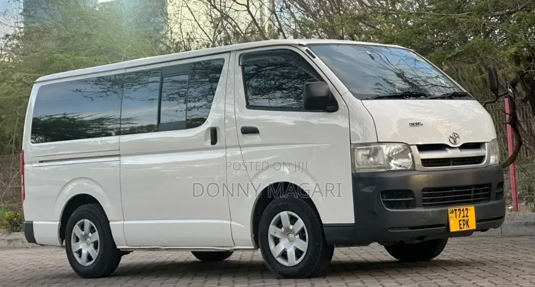 Toyota Quantum 2012 White