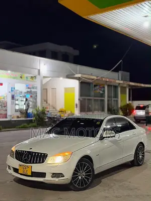 Mercedes-Benz C-Class 2009 White
