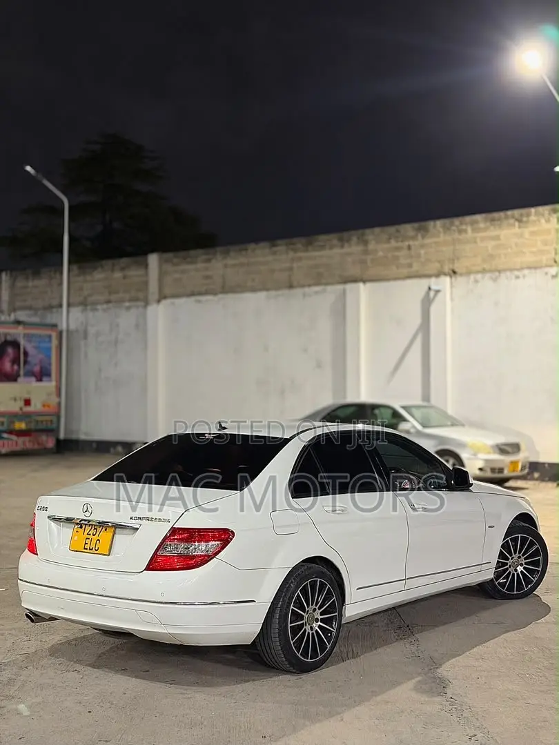 Mercedes-Benz C-Class 2009 White