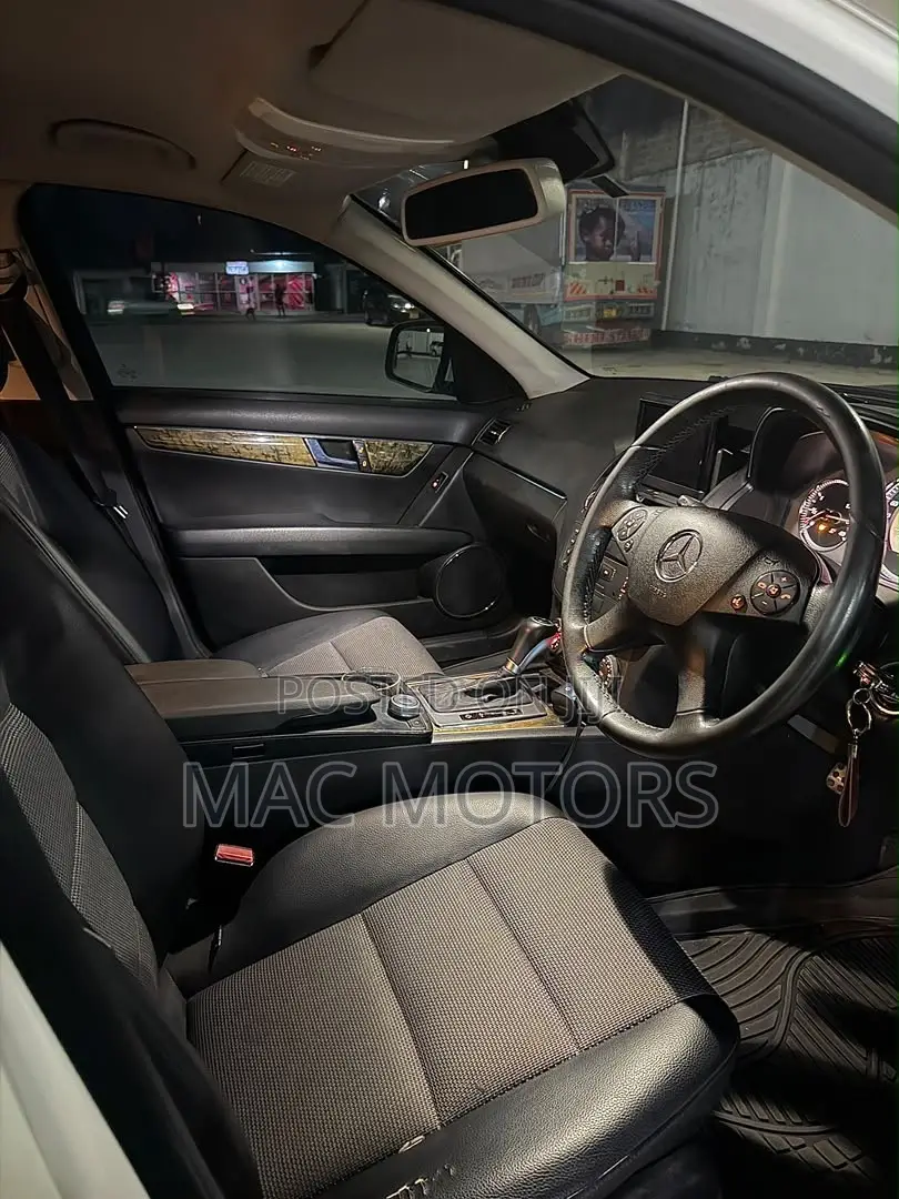 Mercedes-Benz C-Class 2009 White