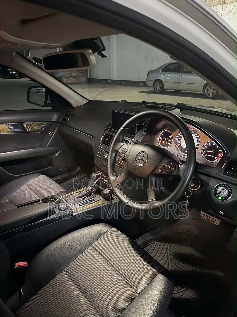 Mercedes-Benz C-Class 2009 White