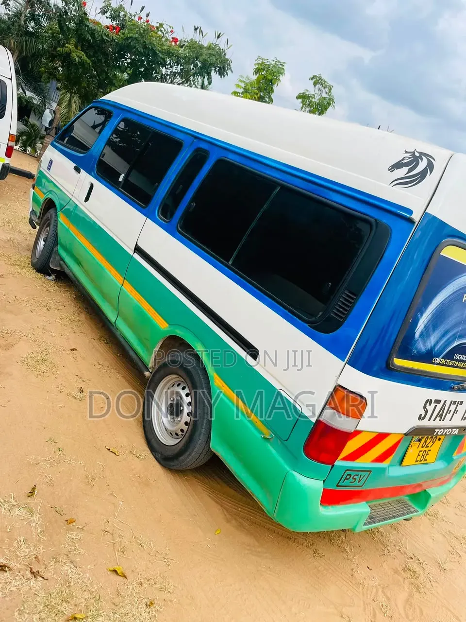 Toyota HiAce 2000 White
