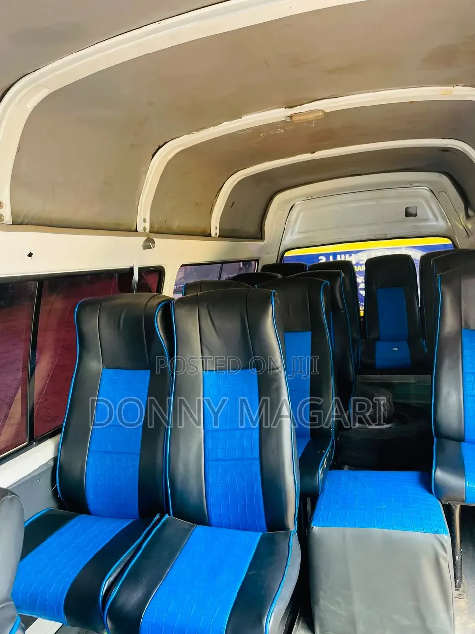 Toyota HiAce 2000 White