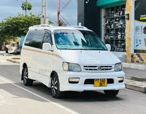 Toyota Noah 2001 White