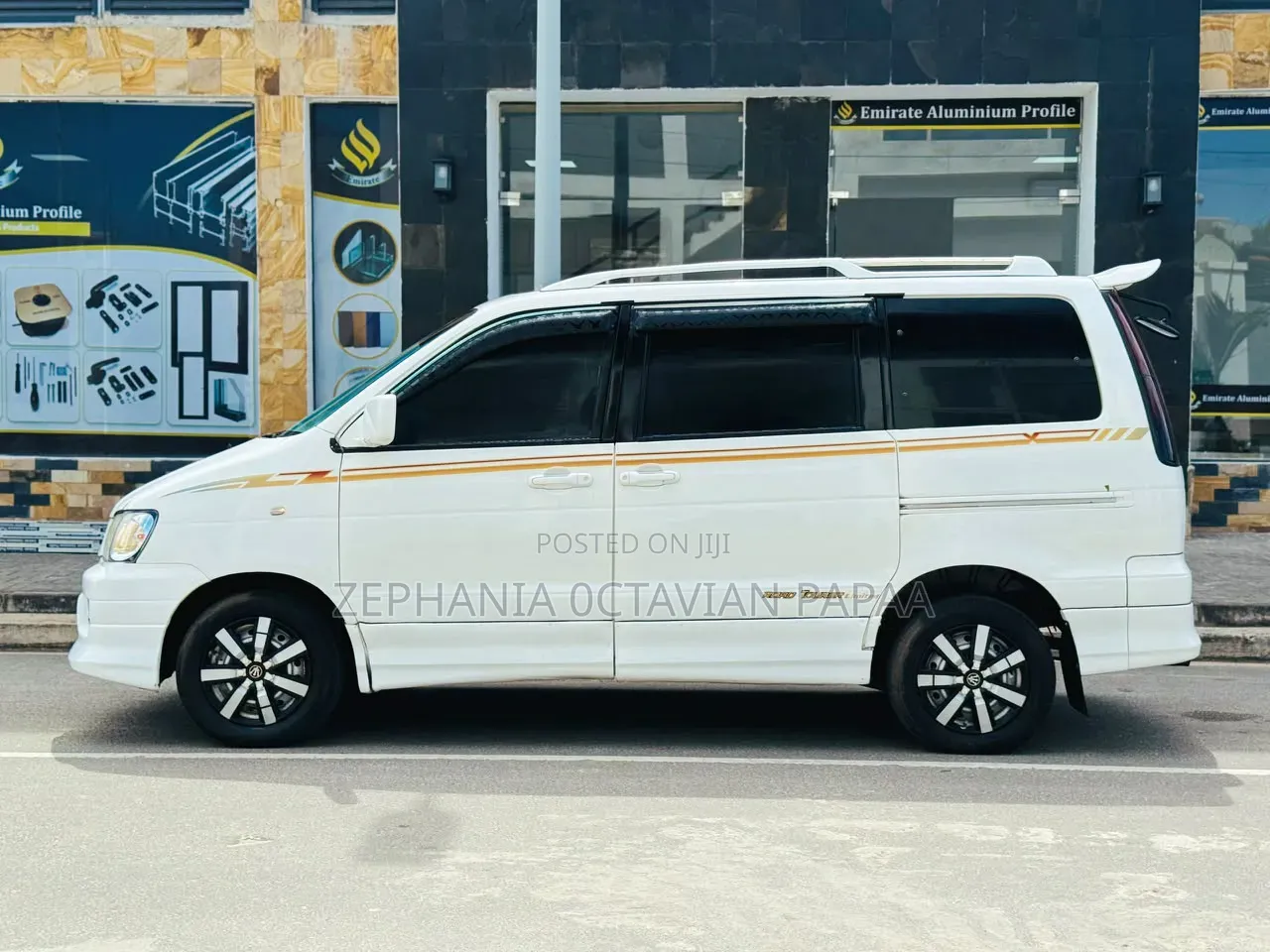 Toyota Noah 2001 White