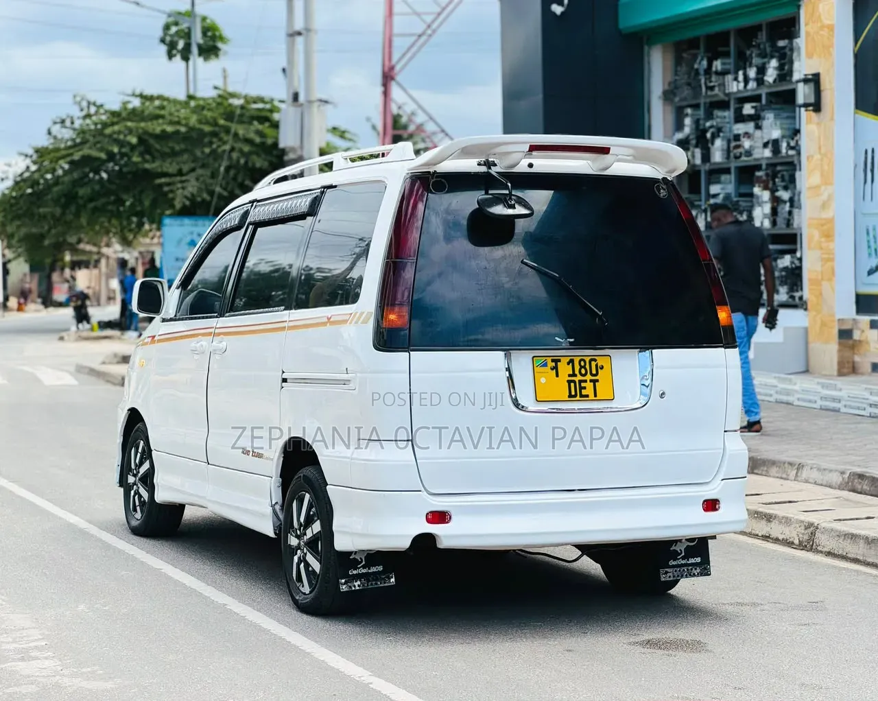 Toyota Noah 2001 White
