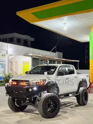 Toyota Hilux Revo Double Cab Deisel 2.4 AWD 2019 White