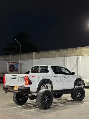Toyota Hilux Revo Double Cab Deisel 2.4 AWD 2019 White