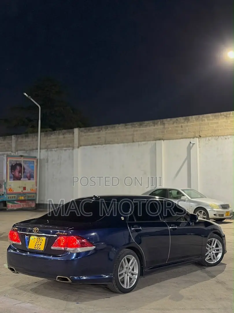 Toyota Crown 2010 Blue
