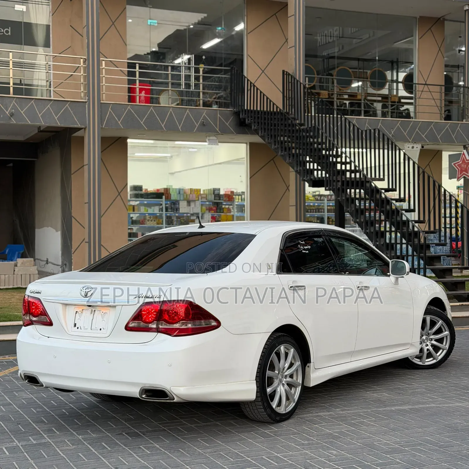 Toyota Crown 2009 White