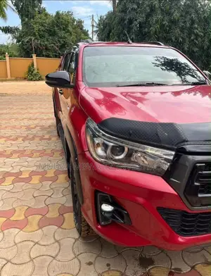Toyota Hilux 2018 Red