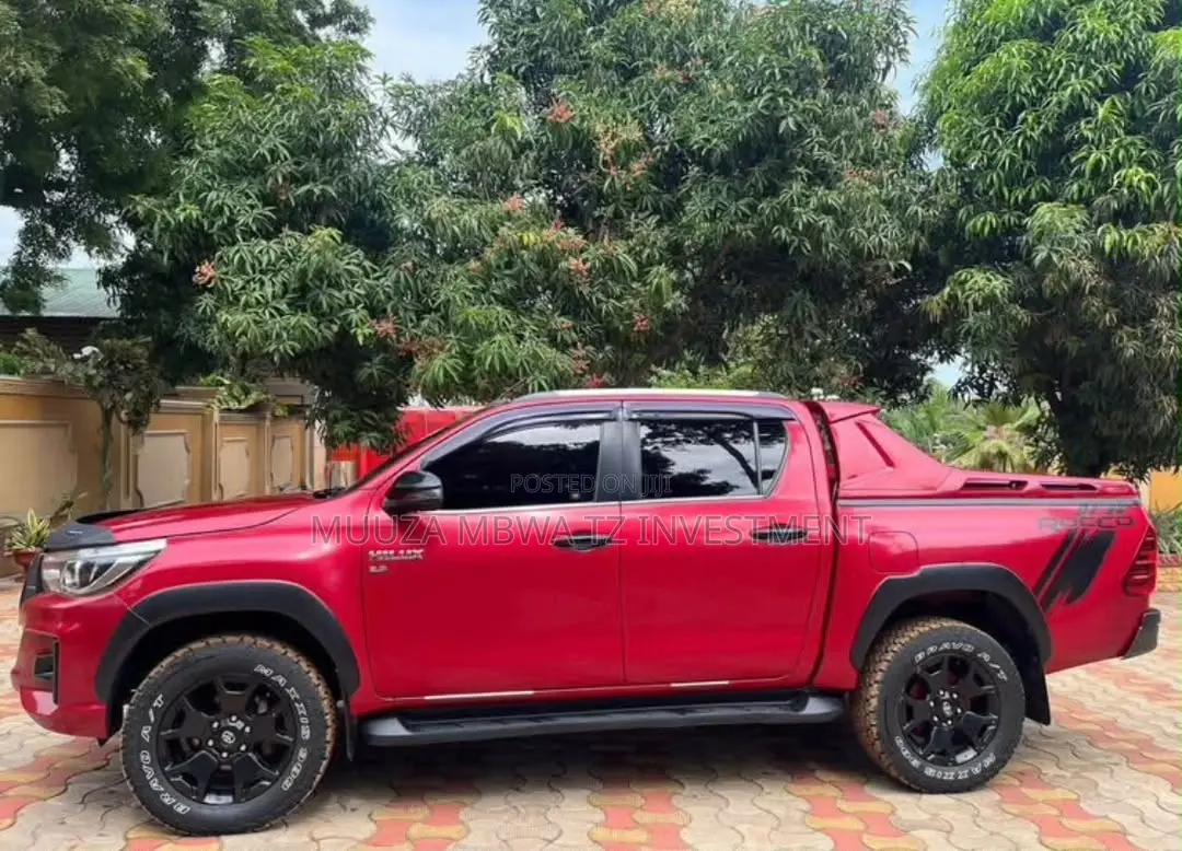 Toyota Hilux 2018 Red