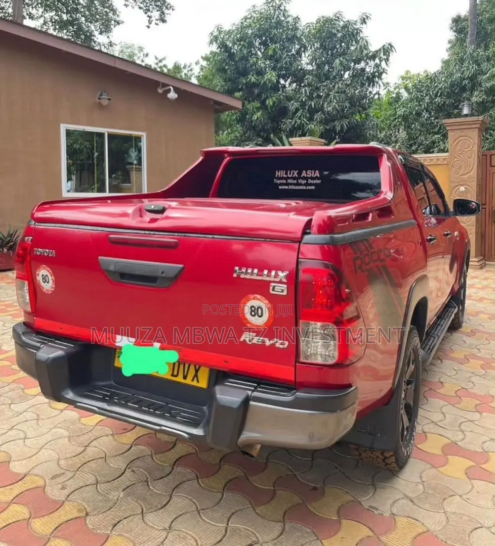 Toyota Hilux 2018 Red