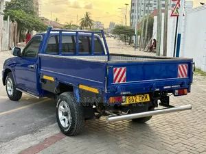 Toyota Hilux 1998 Blue