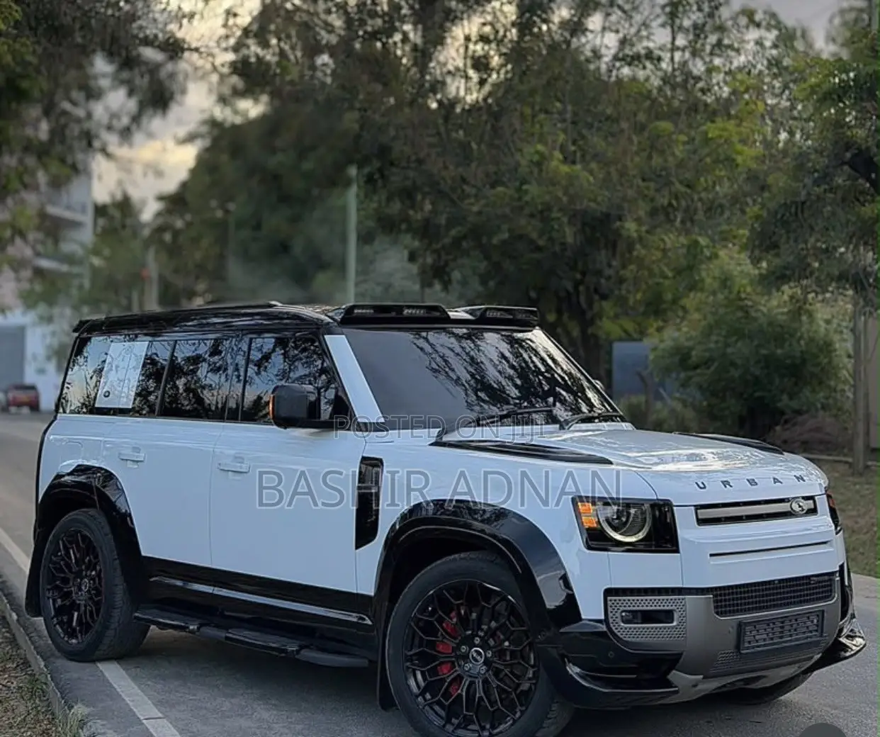 Land Rover Defender X-Dynamic SE 2023 White