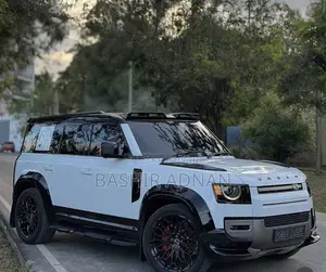 Land Rover Defender X-Dynamic SE 2023 White
