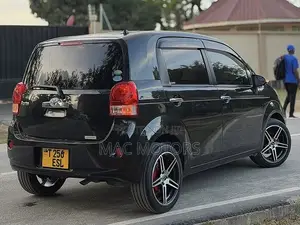 Toyota Porte 2013 Black