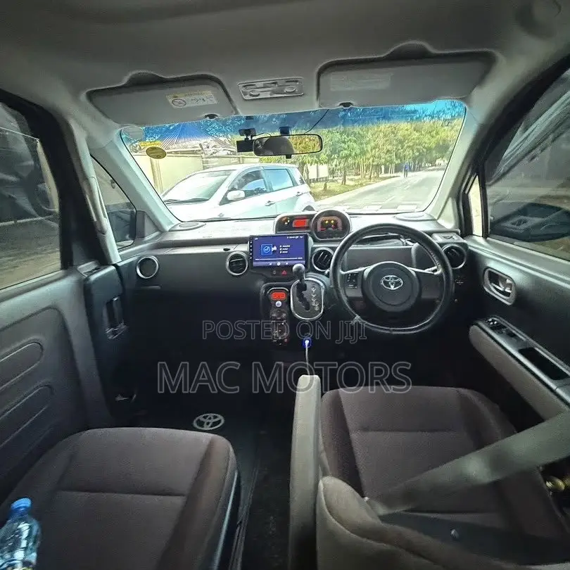Toyota Porte 2013 Black