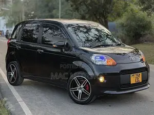Toyota Porte 2013 Black