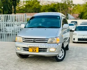Toyota Noah 2001 Silver