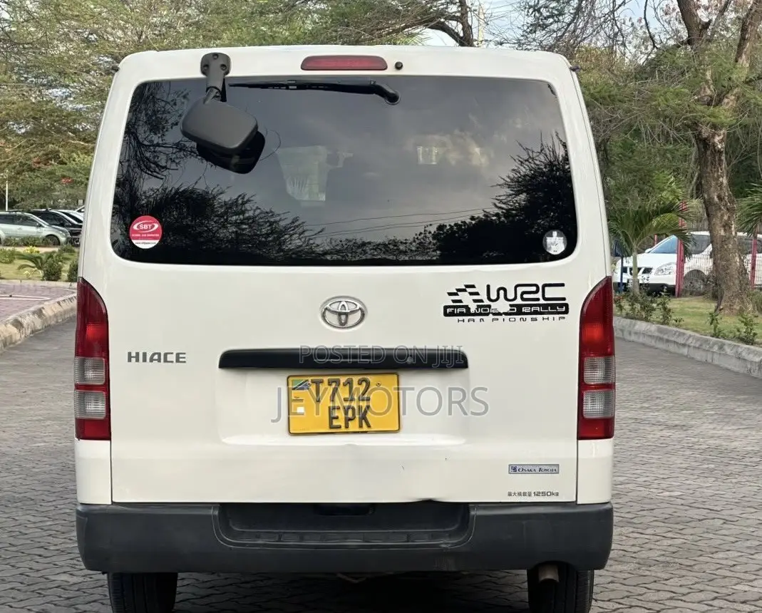 Toyota Quantum 2008 White