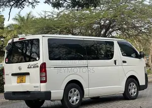 Toyota Quantum 2008 White