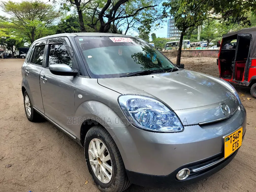 Mazda Verisa 2010 Silver
