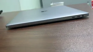 Laptop Apple MacBook Pro 2019 32GB Intel Core i7 SSD 256GB