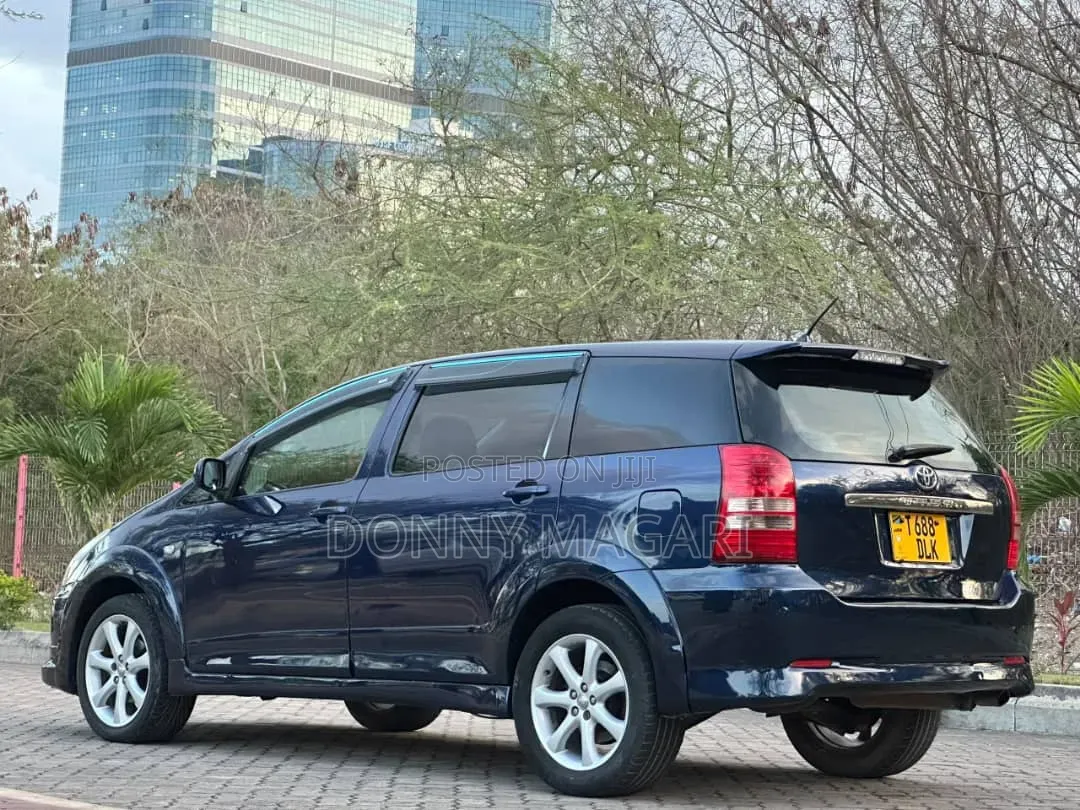 Toyota Wish 2004 Blue