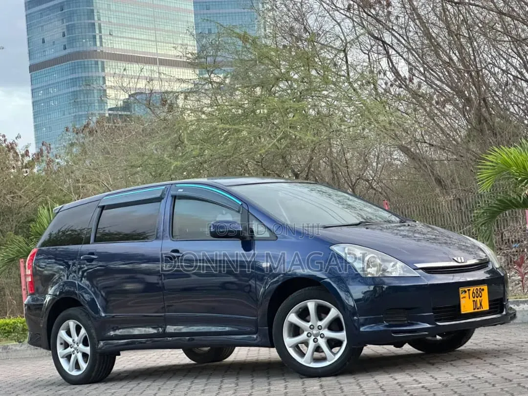 Toyota Wish 2004 Blue