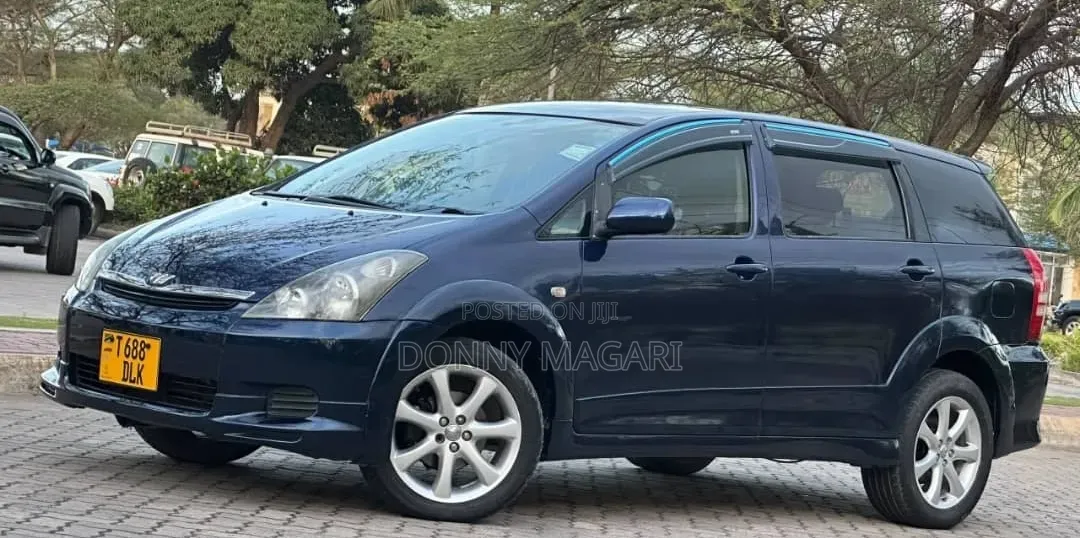 Toyota Wish 2004 Blue