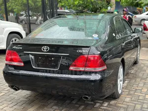 Toyota Crown Royale 2005 Black