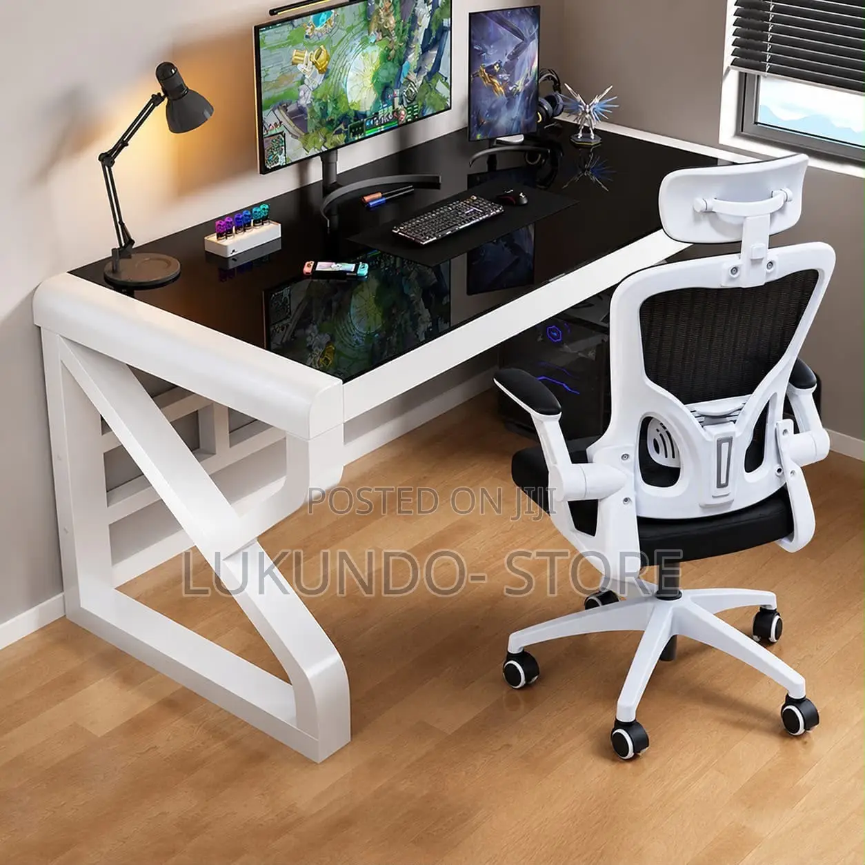 White Gaming Table With Chair