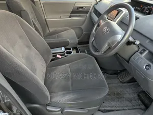 Toyota Noah 2010 Gray