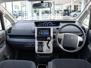Toyota Noah 2010 Gray