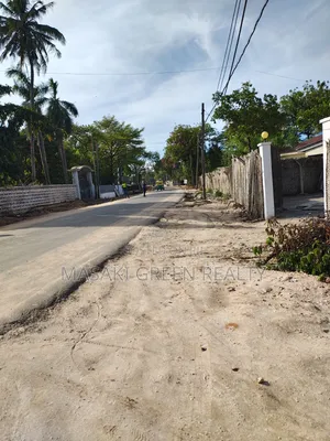 Prime Plot for Sale at Block 41 LEADERS
