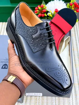 ​Louis Vuitton Men's Executive Brogue Medallion Derby Shoes