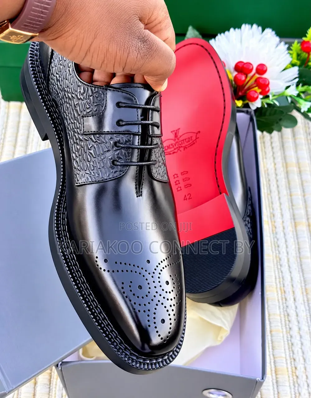 ​Louis Vuitton Men's Executive Brogue Medallion Derby Shoes