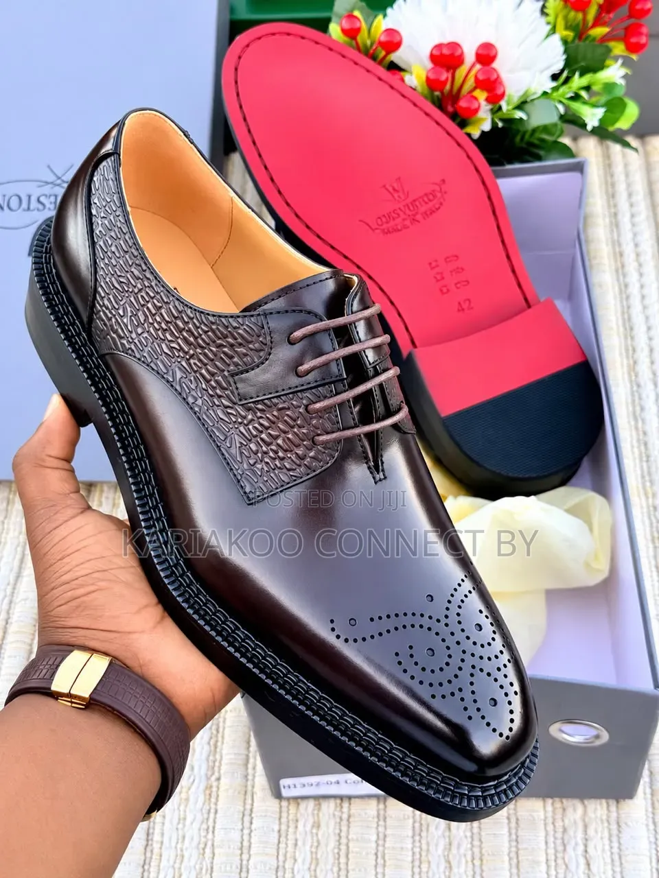 ​Louis Vuitton Men's Executive Brogue Medallion Derby Shoes