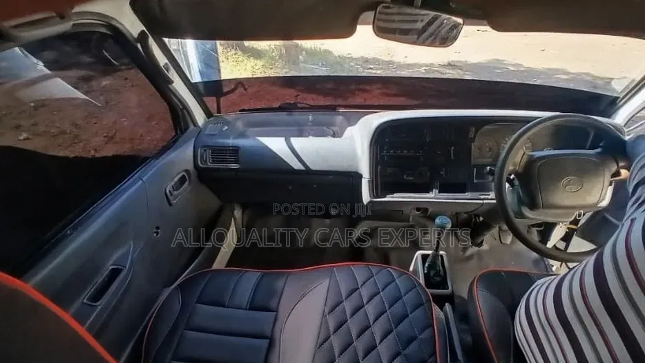 Toyota HiAce 2001